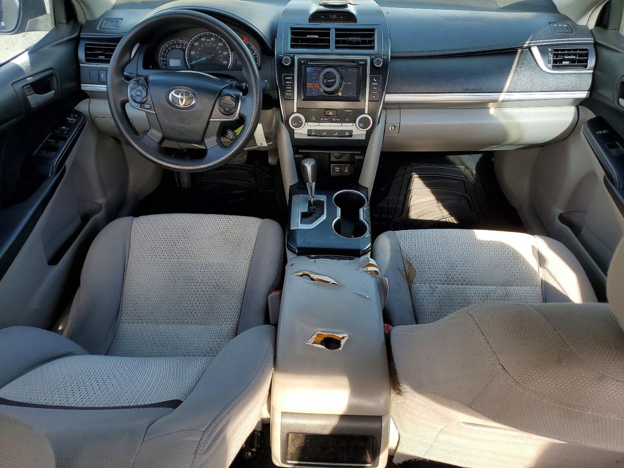 2012 TOYOTA CAMRY LE photo 15