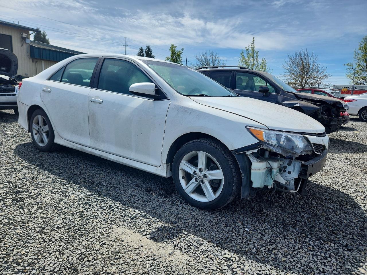 2012 TOYOTA CAMRY SE photo 10