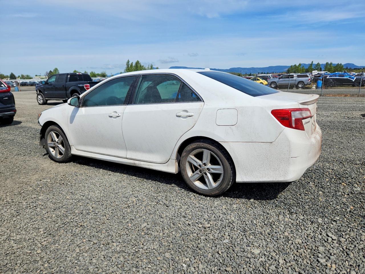 2012 TOYOTA CAMRY SE photo 4