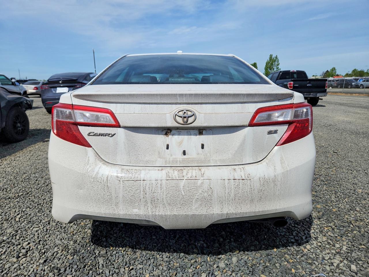 2012 TOYOTA CAMRY SE photo 16