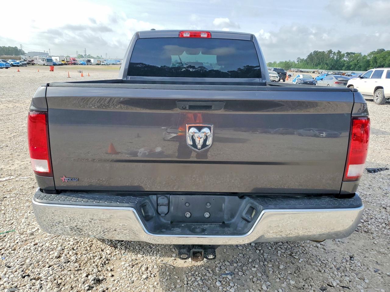 2019 RAM 1500 CLASSIC TRADESMAN photo 16