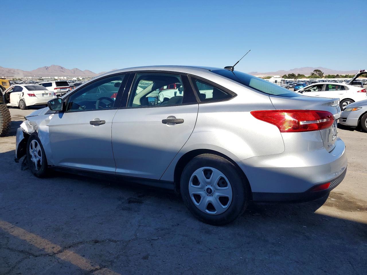 2018 FORD FOCUS S photo 2