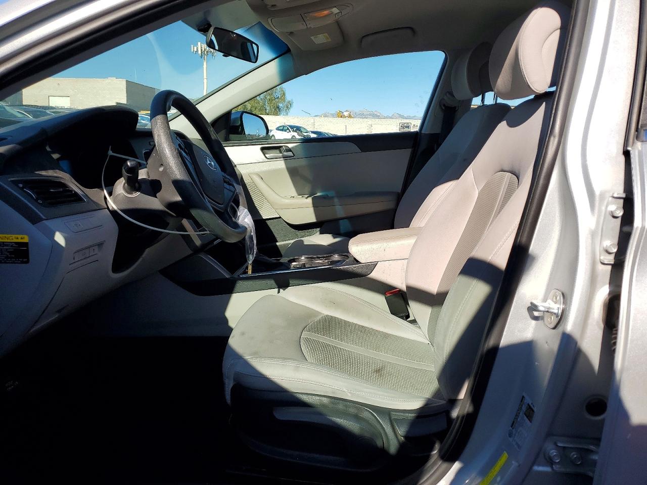 2017 HYUNDAI SONATA SE photo 19