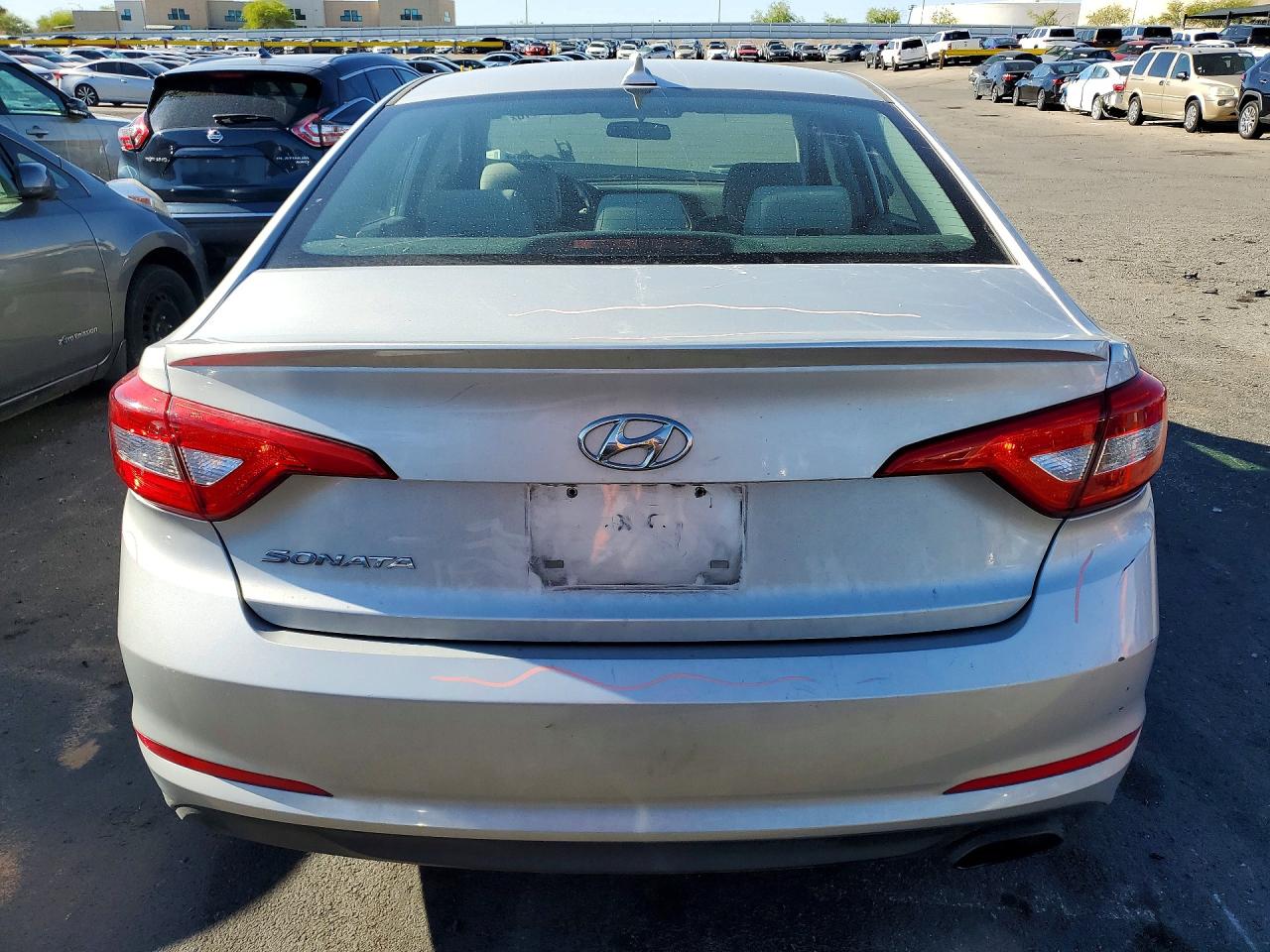 2017 HYUNDAI SONATA SE photo 16