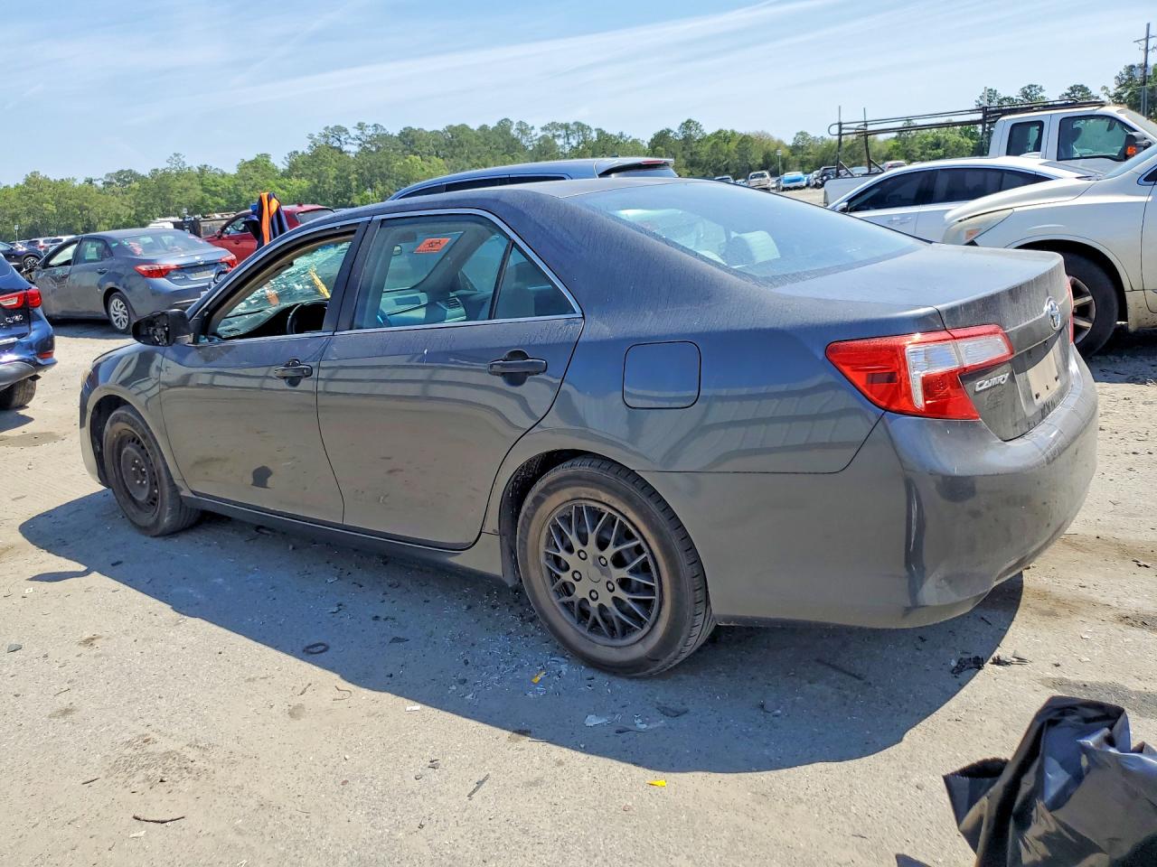 2012 TOYOTA CAMRY L photo 3