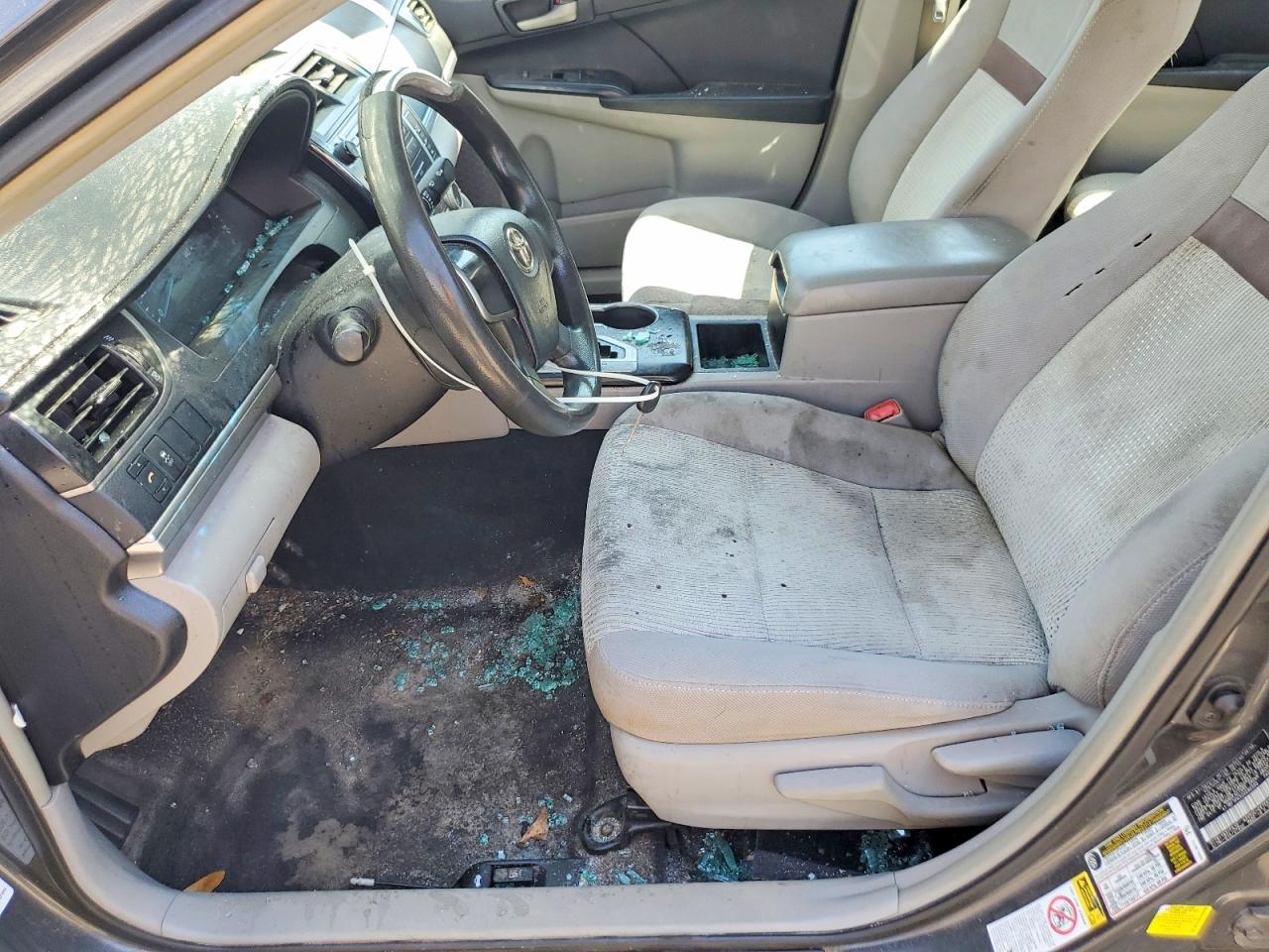 2012 TOYOTA CAMRY L photo 13