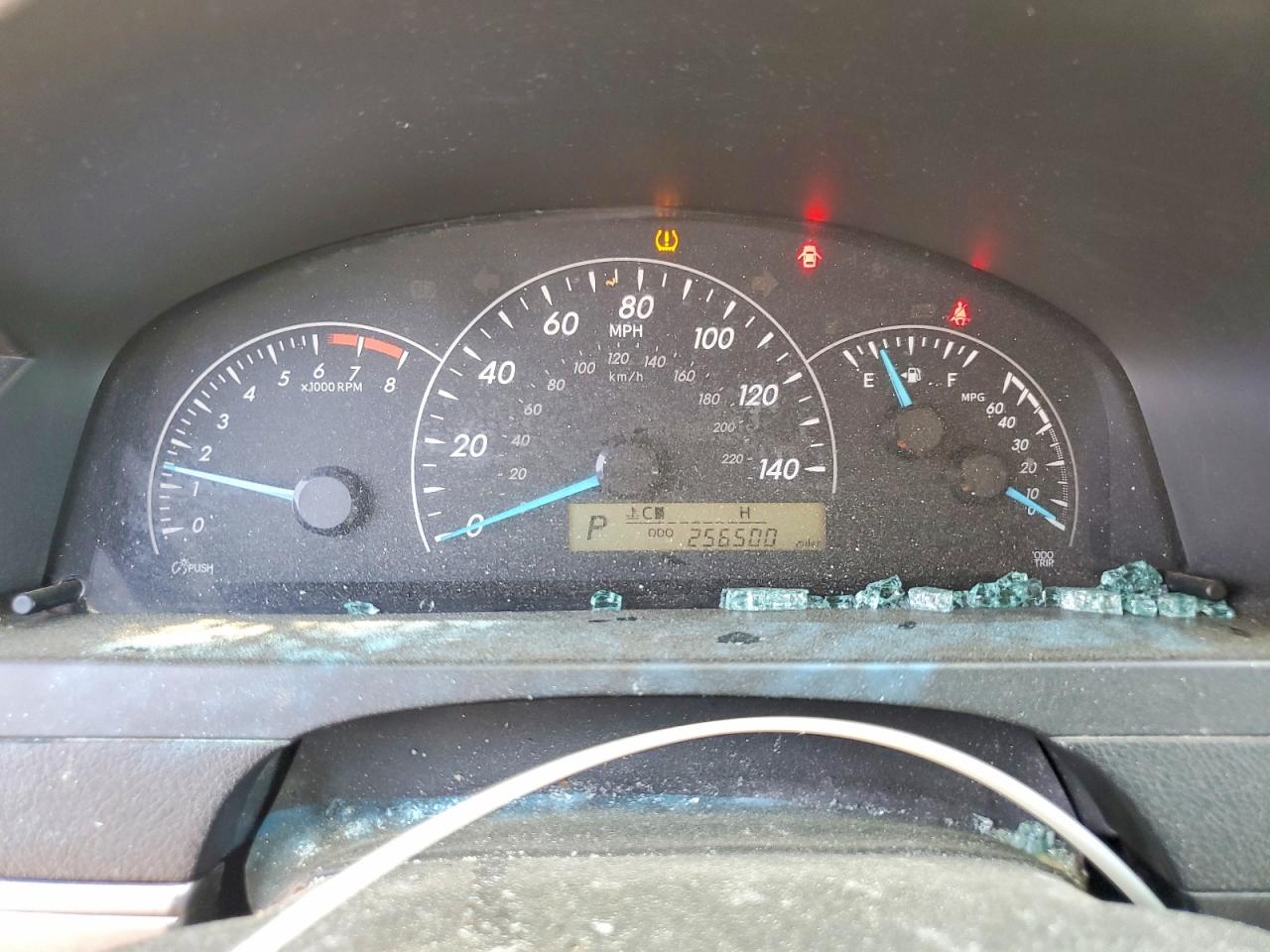 2012 TOYOTA CAMRY L photo 17