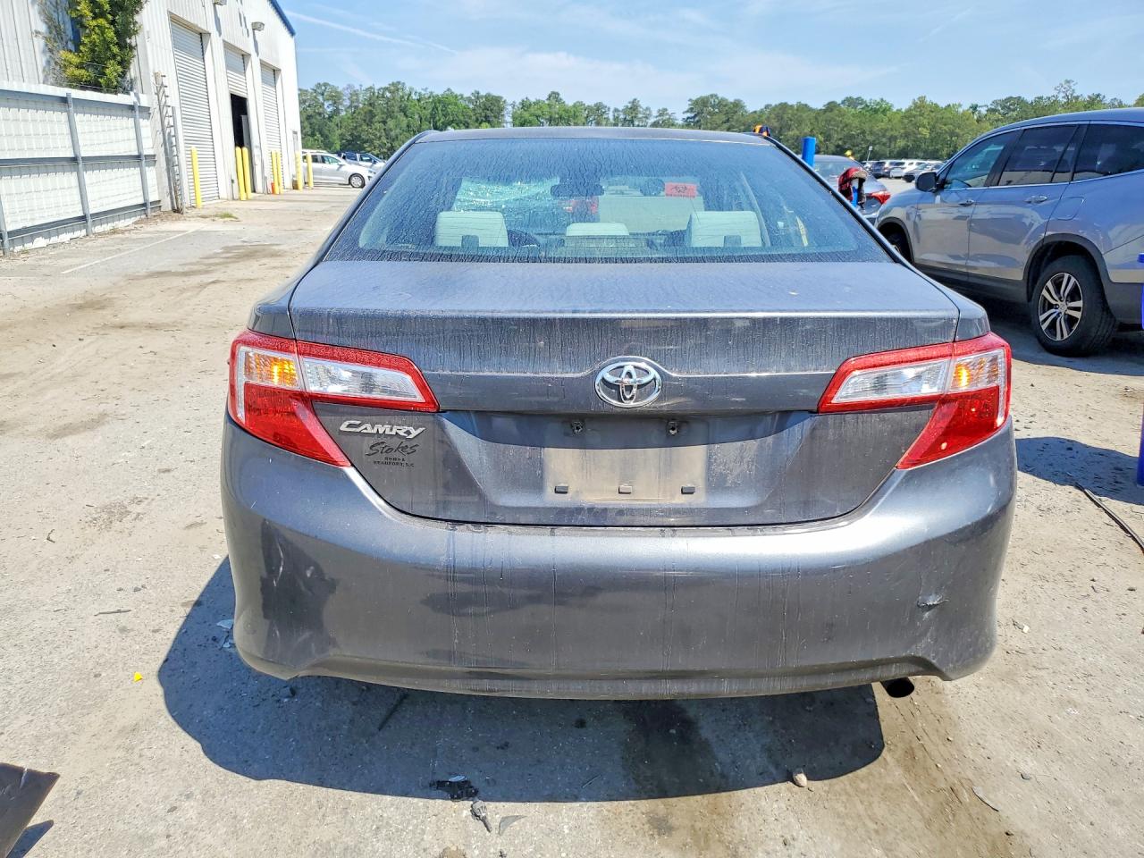 2012 TOYOTA CAMRY L photo 11