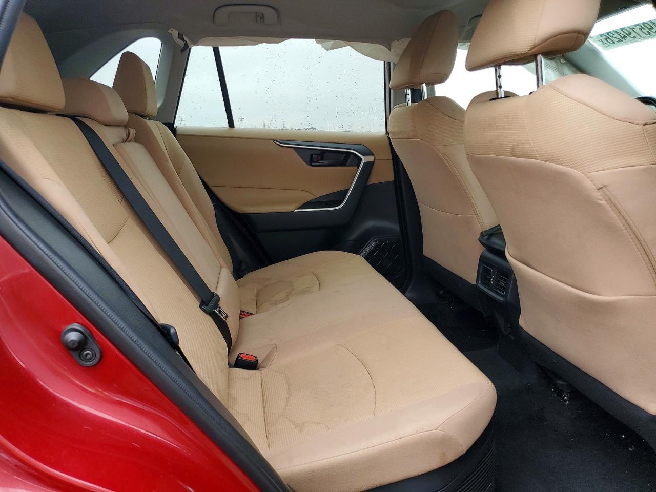 2021 TOYOTA RAV4 LE photo 19