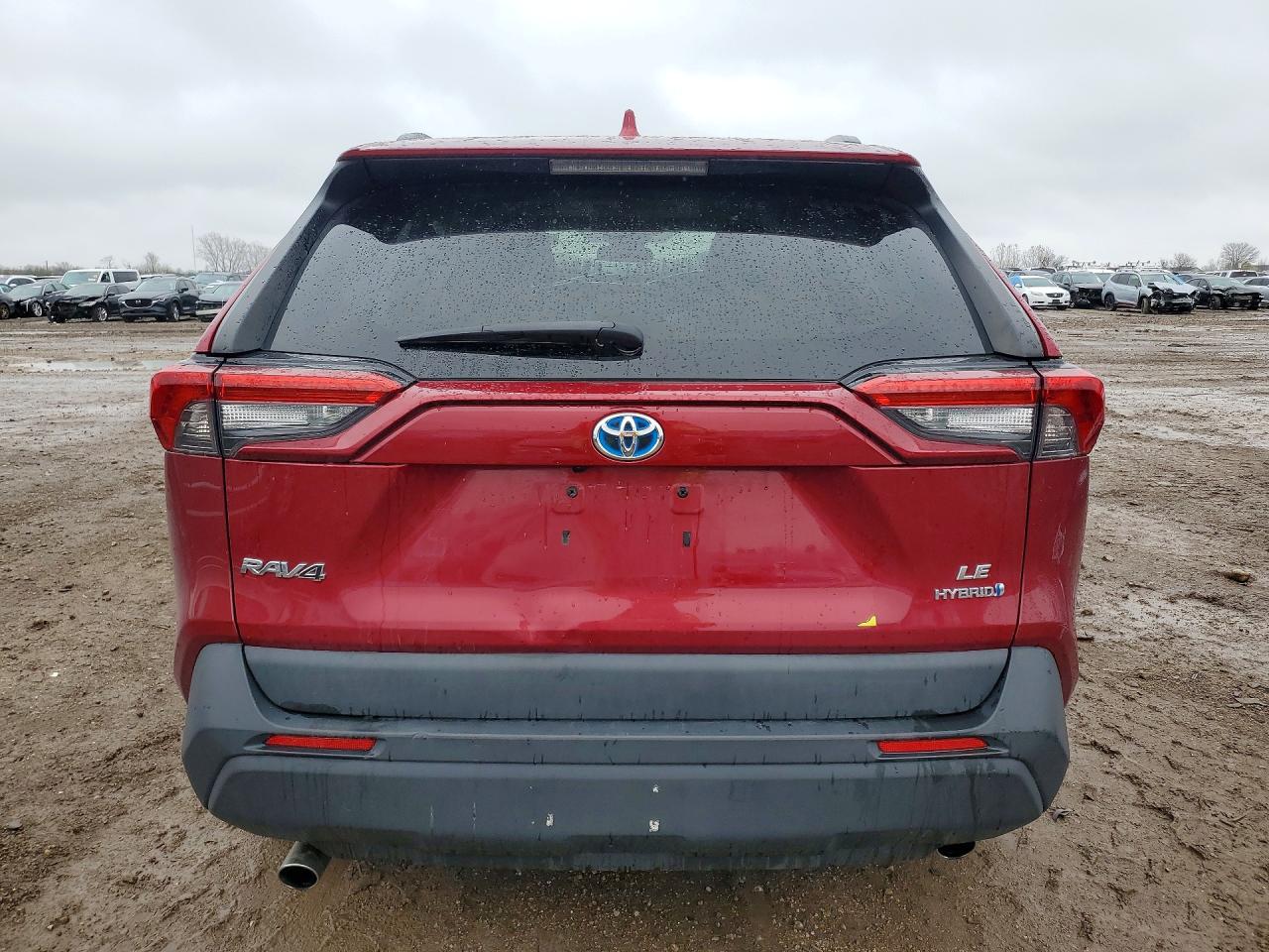 2021 TOYOTA RAV4 LE photo 11