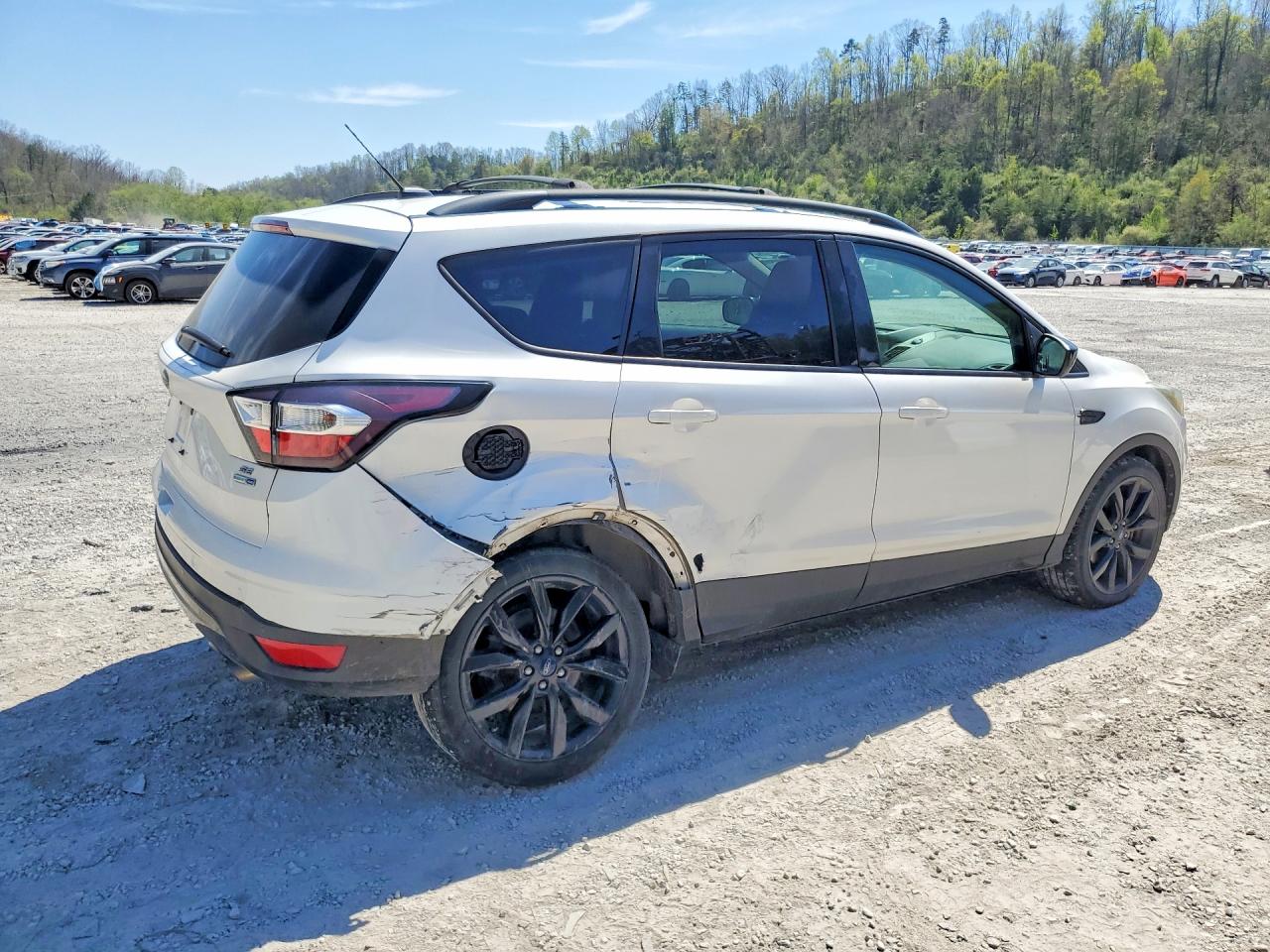 2017 FORD ESCAPE SE photo 7