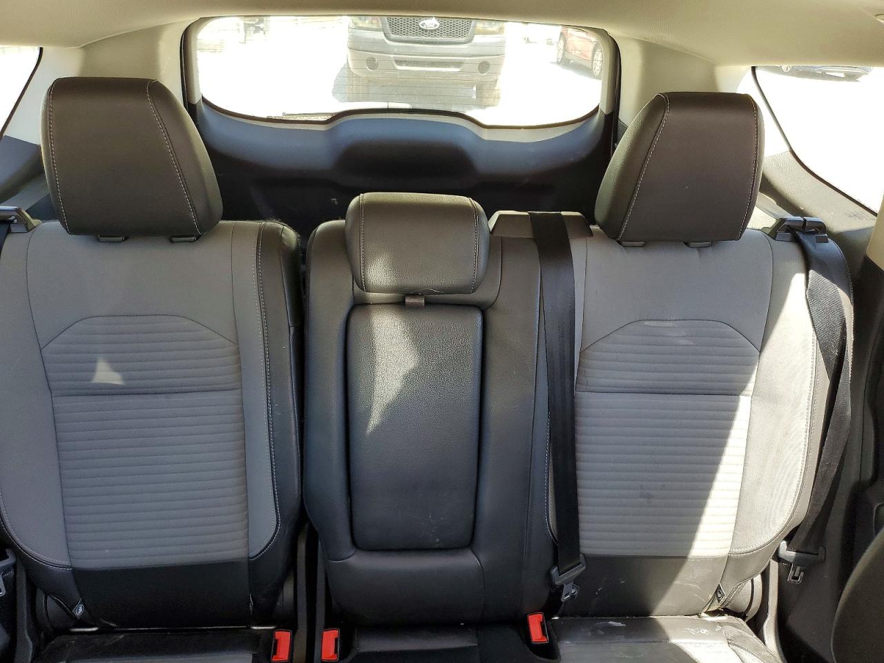 2017 FORD ESCAPE SE photo 28