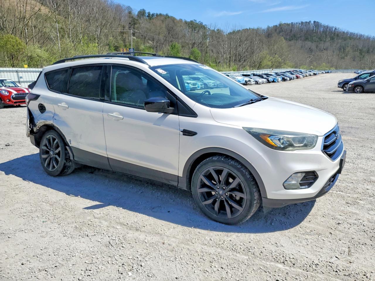 2017 FORD ESCAPE SE photo 10