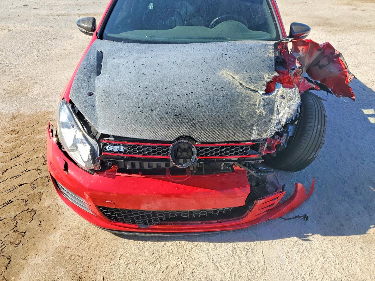 2011 VOLKSWAGEN GTI photo 21