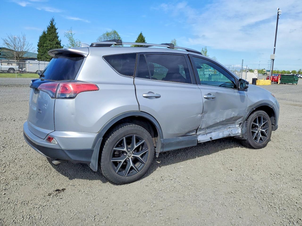 2017 TOYOTA RAV4 SE photo 7