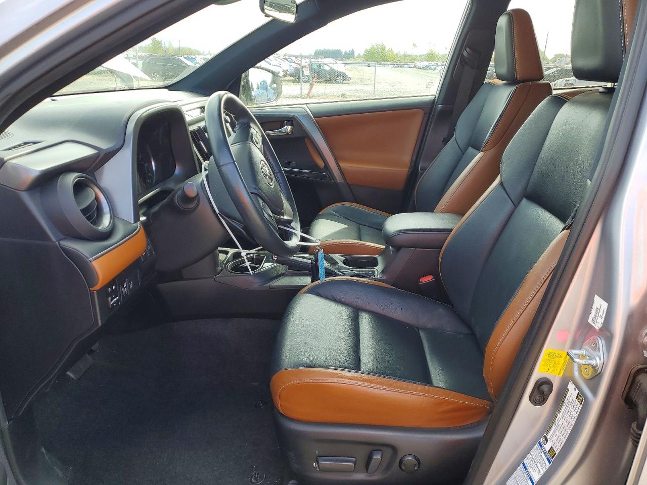 2017 TOYOTA RAV4 SE photo 19