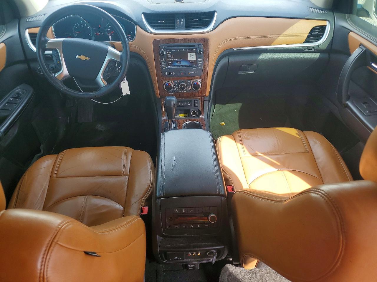 2014 CHEVROLET TRAVERSE LT photo 8