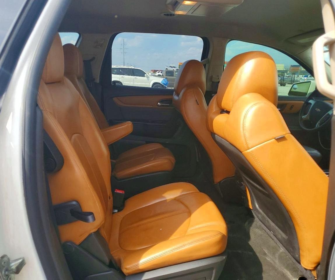 2014 CHEVROLET TRAVERSE LT photo 11