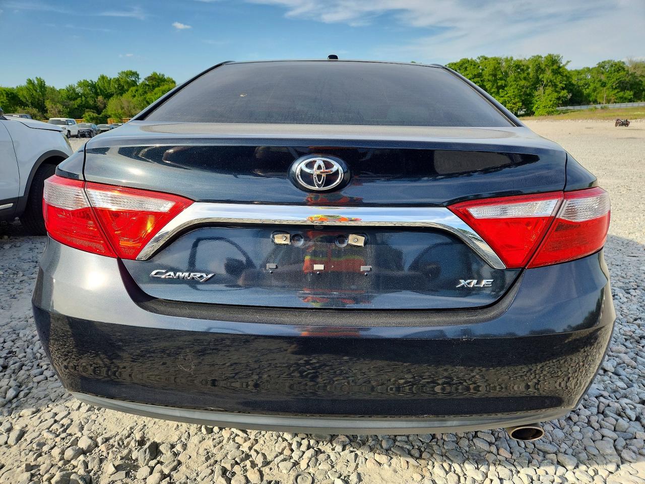 2016 TOYOTA CAMRY XLE photo 6