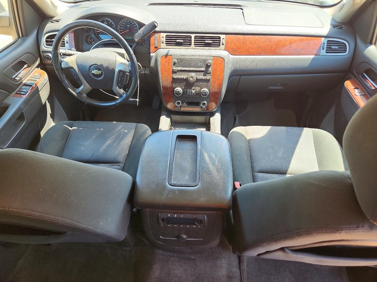 2011 CHEVROLET SUBURBAN K1500 LS photo 22