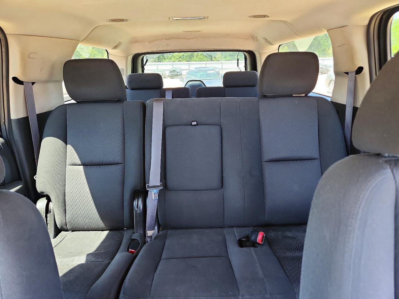 2011 CHEVROLET SUBURBAN K1500 LS photo 28
