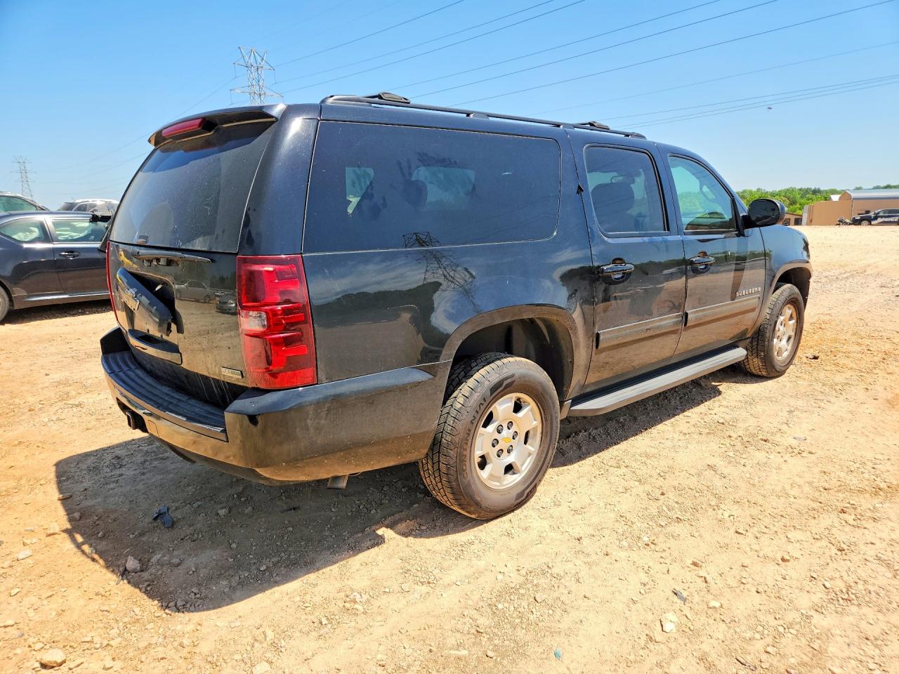 2011 CHEVROLET SUBURBAN K1500 LS photo 7