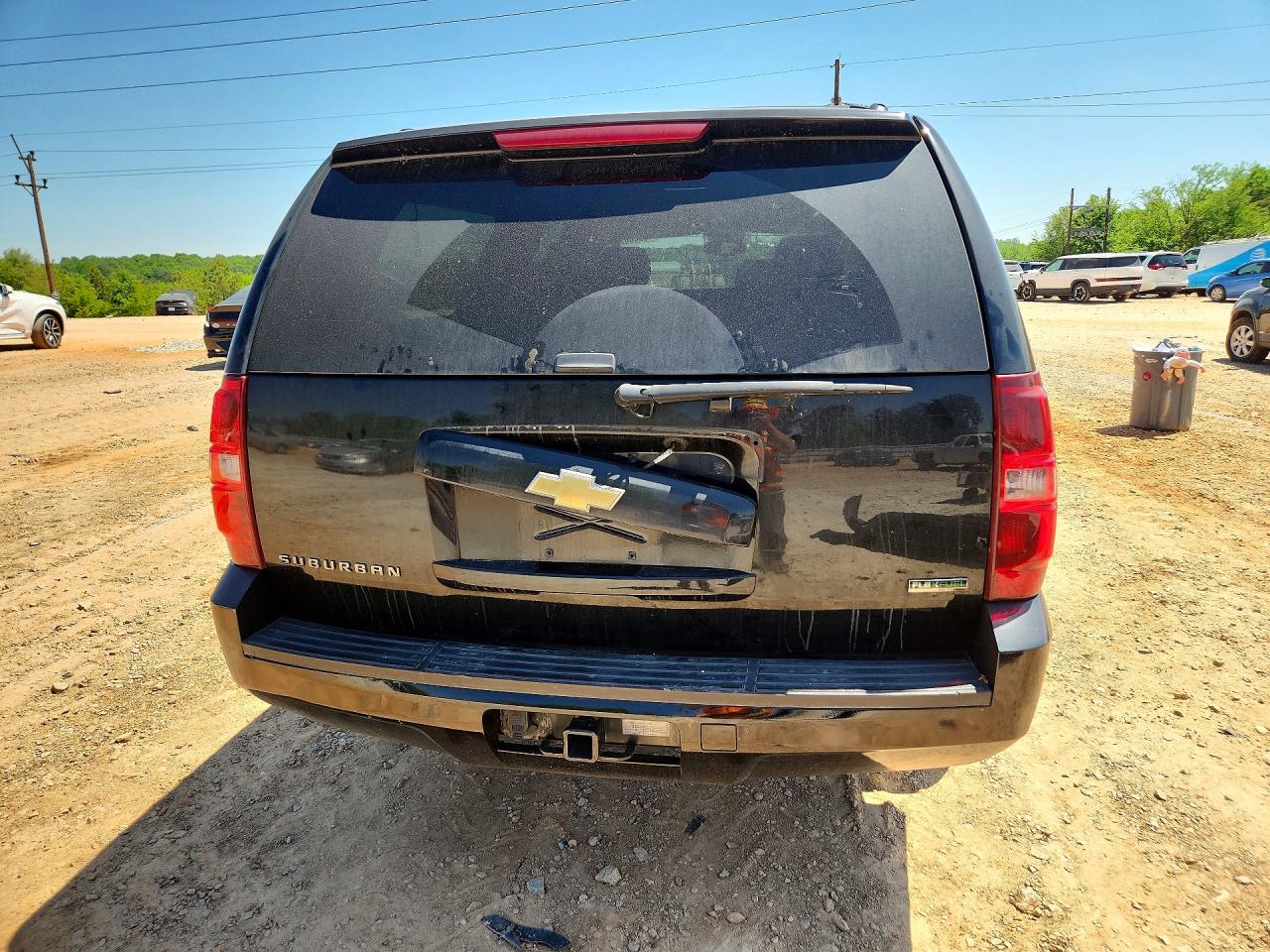 2011 CHEVROLET SUBURBAN K1500 LS photo 16