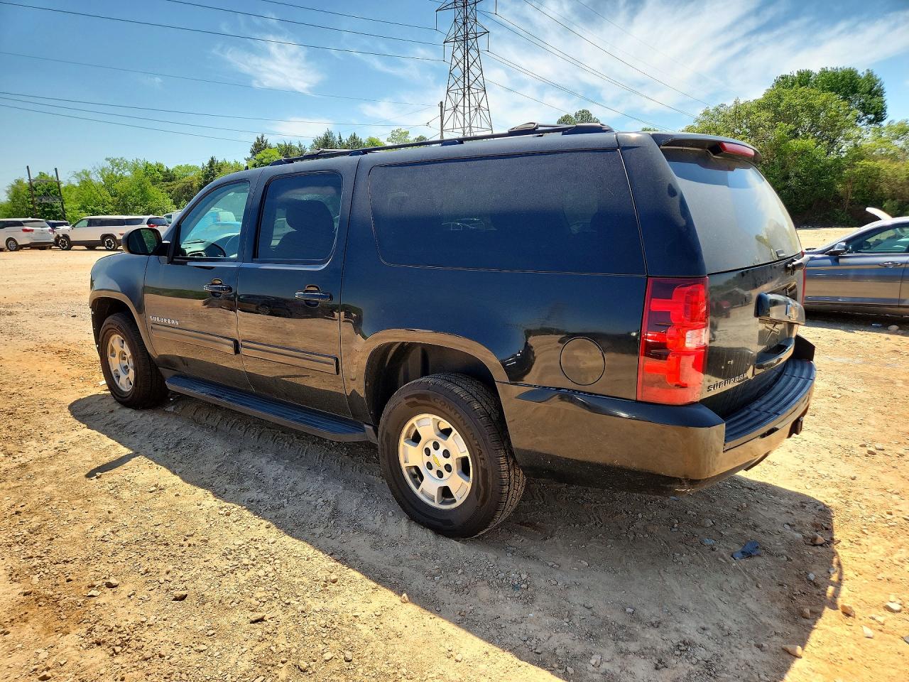 2011 CHEVROLET SUBURBAN K1500 LS photo 4
