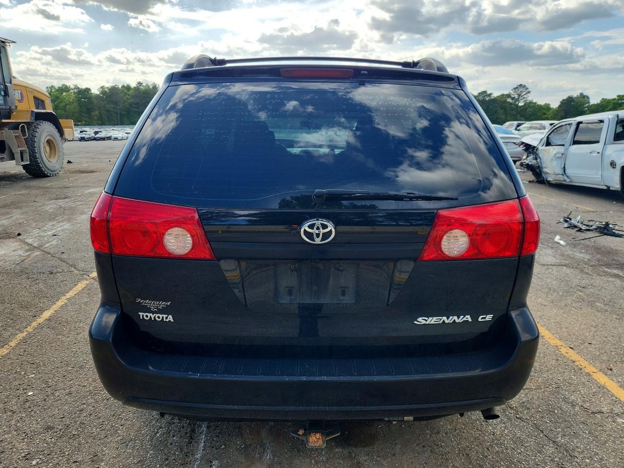 2008 TOYOTA SIENNA CE 7-PASSENGER photo 11