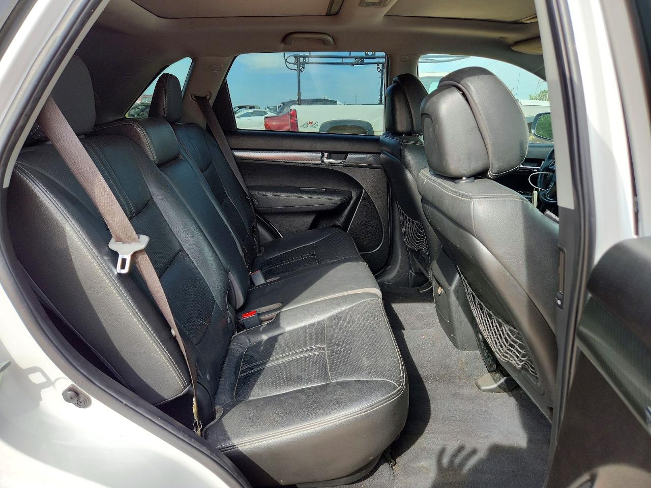2011 KIA SORENTO SX photo 21