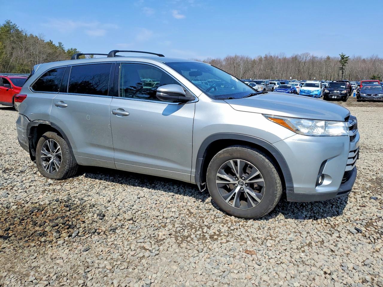 2017 TOYOTA HIGHLANDER LE PLUS photo 4