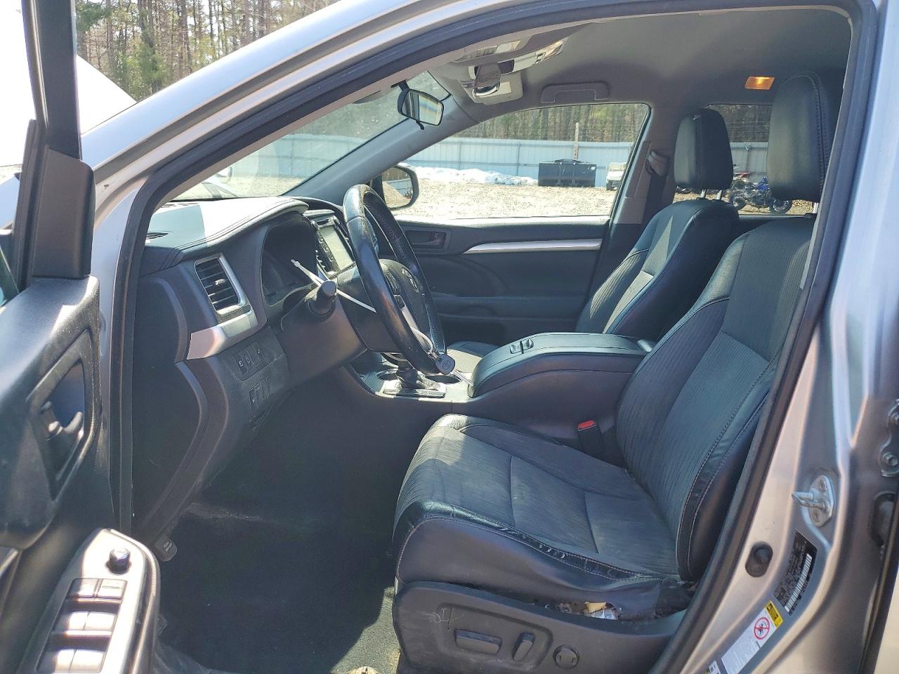 2017 TOYOTA HIGHLANDER LE PLUS photo 7