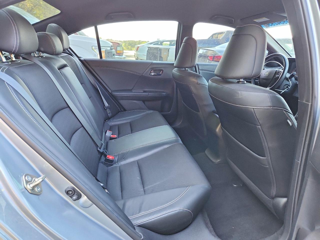 2016 HONDA ACCORD SPORT photo 19