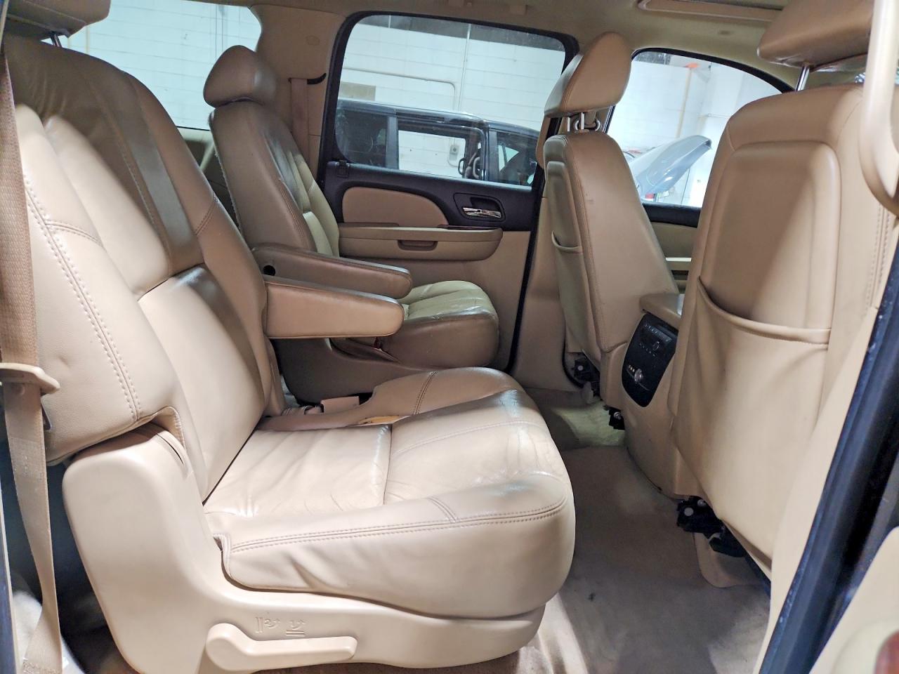 2007 CHEVROLET SUBURBAN K1500 photo 11