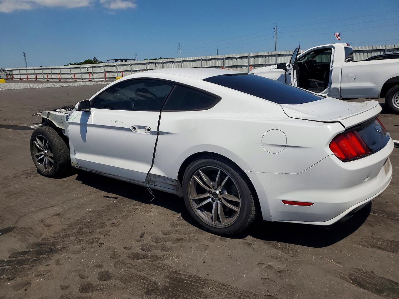 2017 FORD MUSTANG photo 4