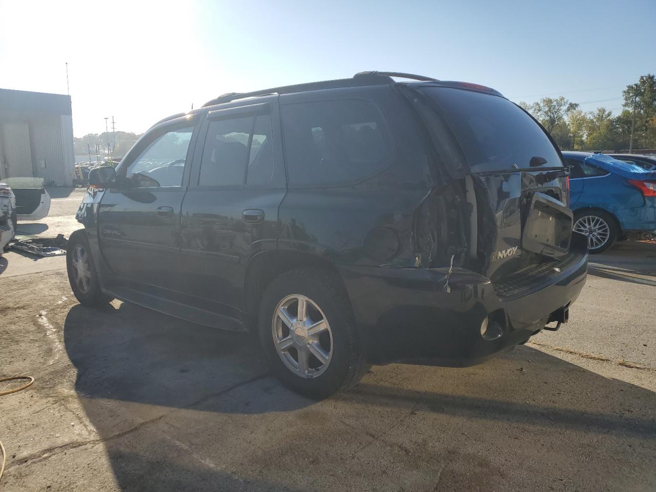 2005 GMC ENVOY DENALI photo 2