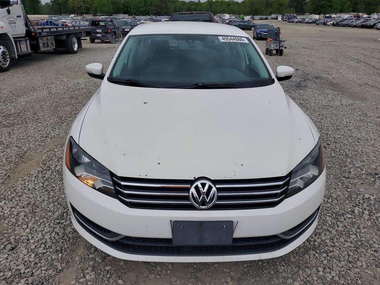 2015 VOLKSWAGEN PASSAT S photo 13