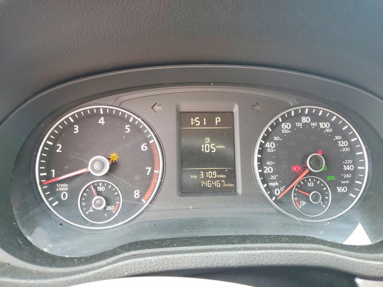 2015 VOLKSWAGEN PASSAT S photo 25