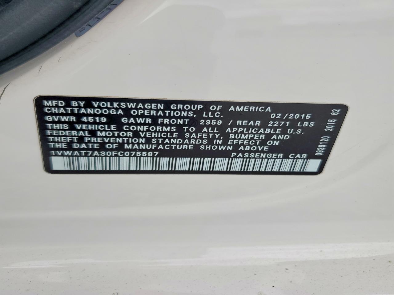 2015 VOLKSWAGEN PASSAT S photo 34