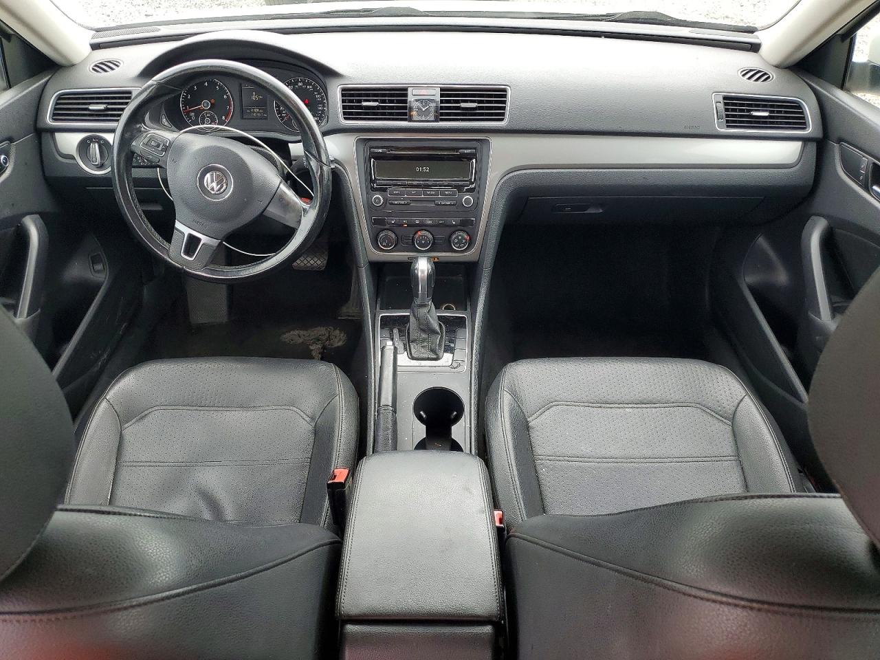 2015 VOLKSWAGEN PASSAT S photo 22