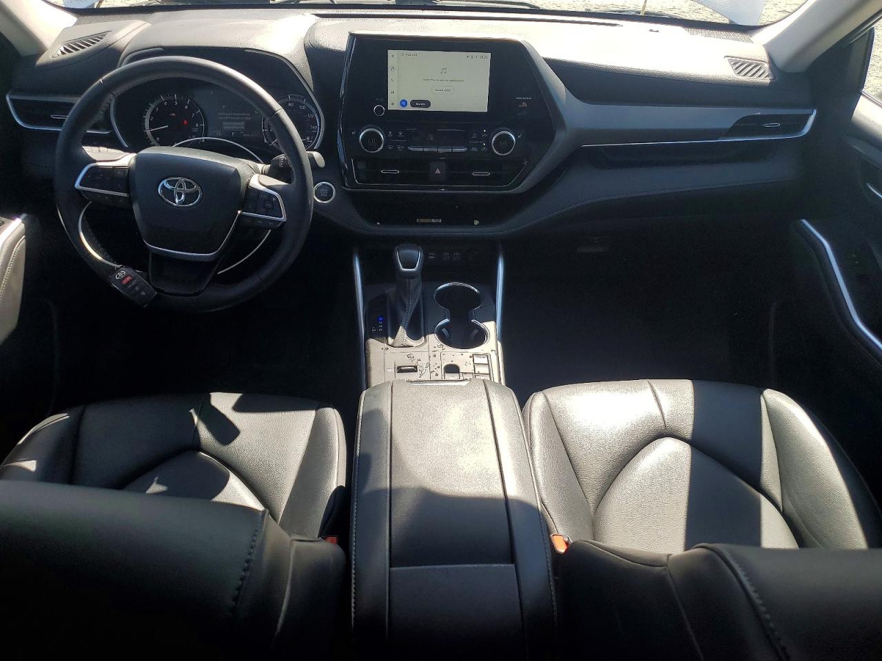 2024 TOYOTA HIGHLANDER XLE photo 22