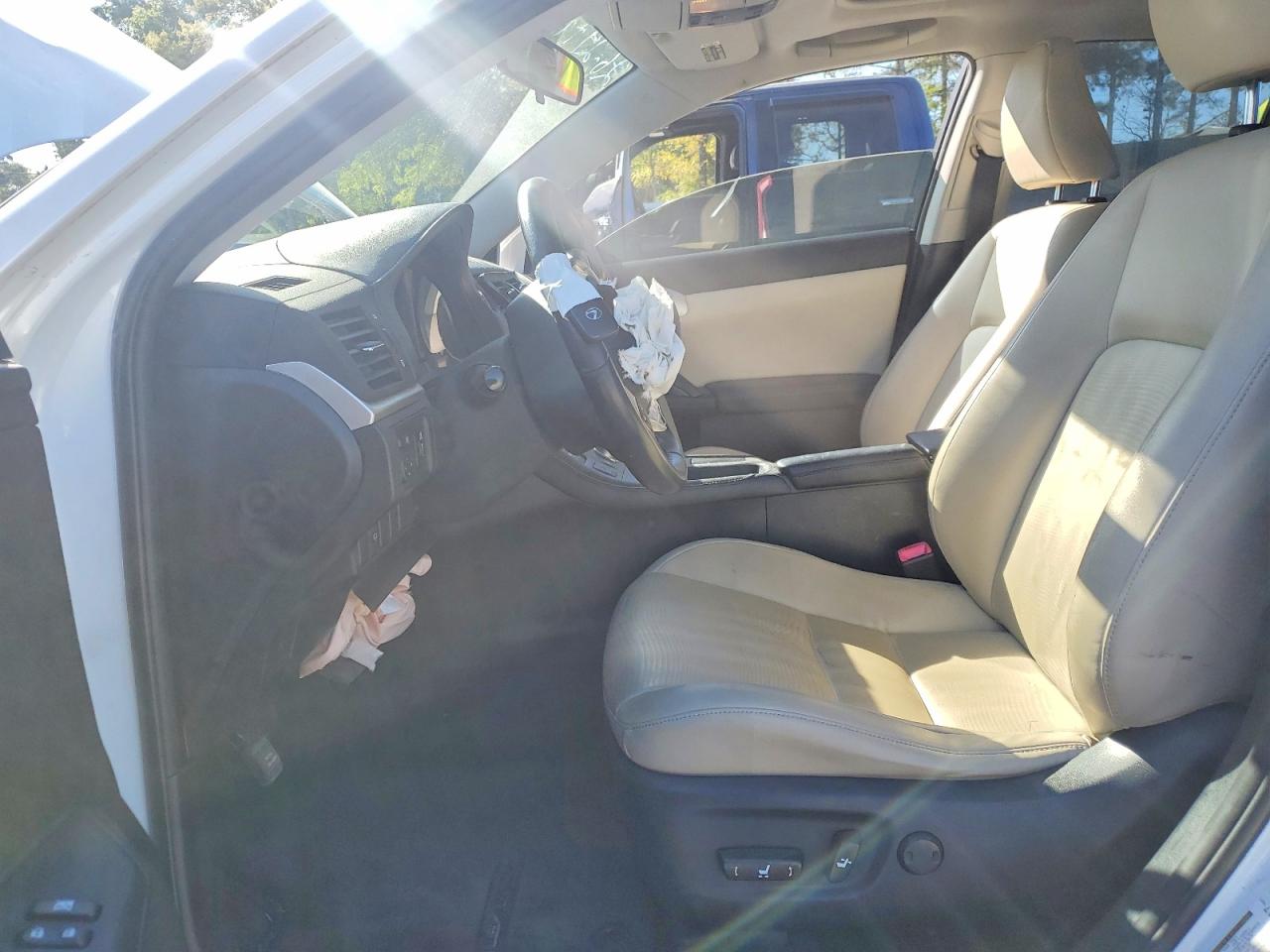 2013 LEXUS CT 200 photo 13