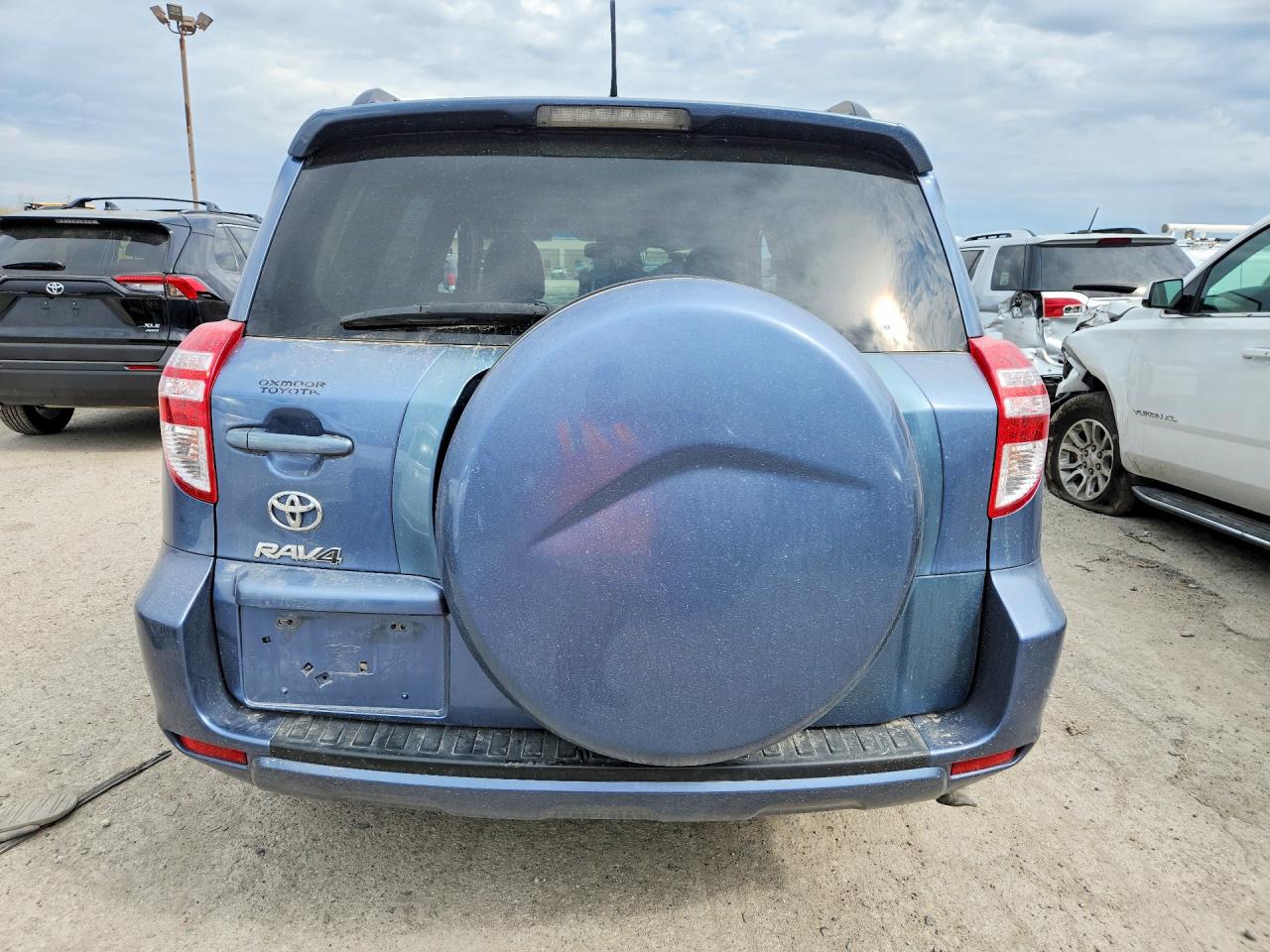 2011 TOYOTA RAV4 BASE photo 16