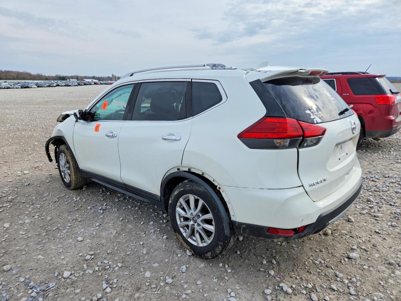 2017 NISSAN ROGUE SV photo 3