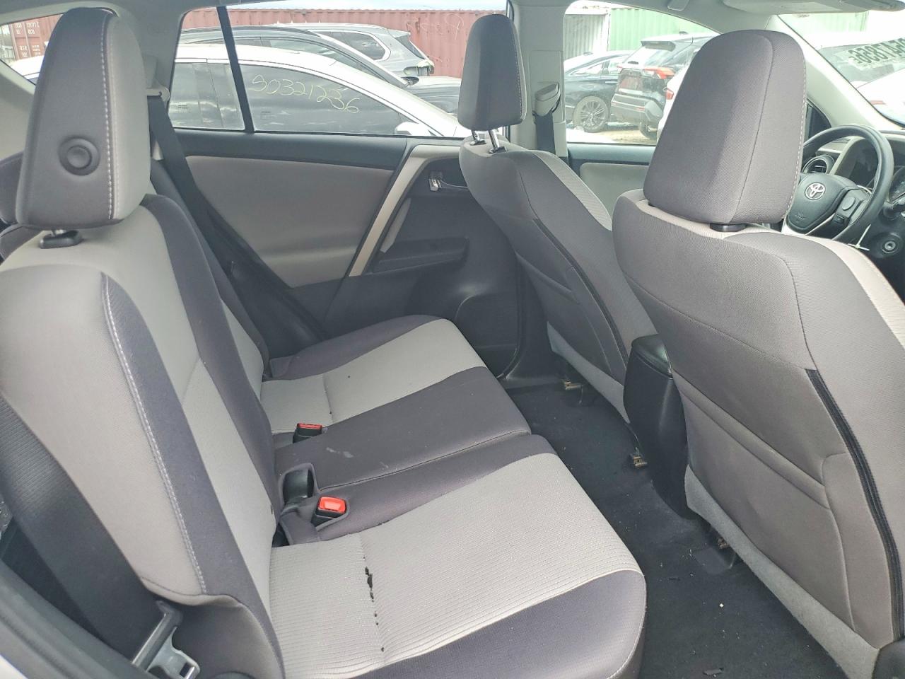 2014 TOYOTA RAV4 XLE photo 28