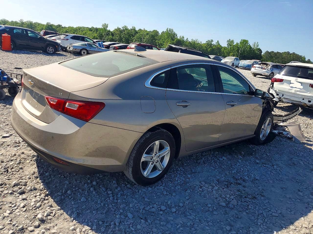2024 CHEVROLET MALIBU LT photo 3