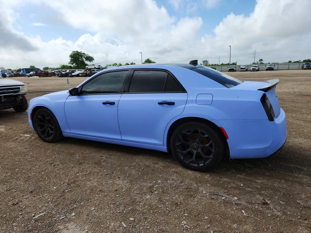 2020 CHRYSLER 300 TOURING photo 4