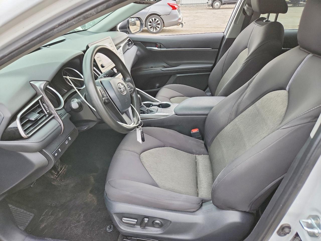 2023 TOYOTA CAMRY LE photo 19