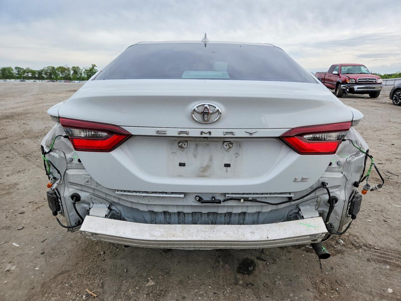 2023 TOYOTA CAMRY LE photo 16