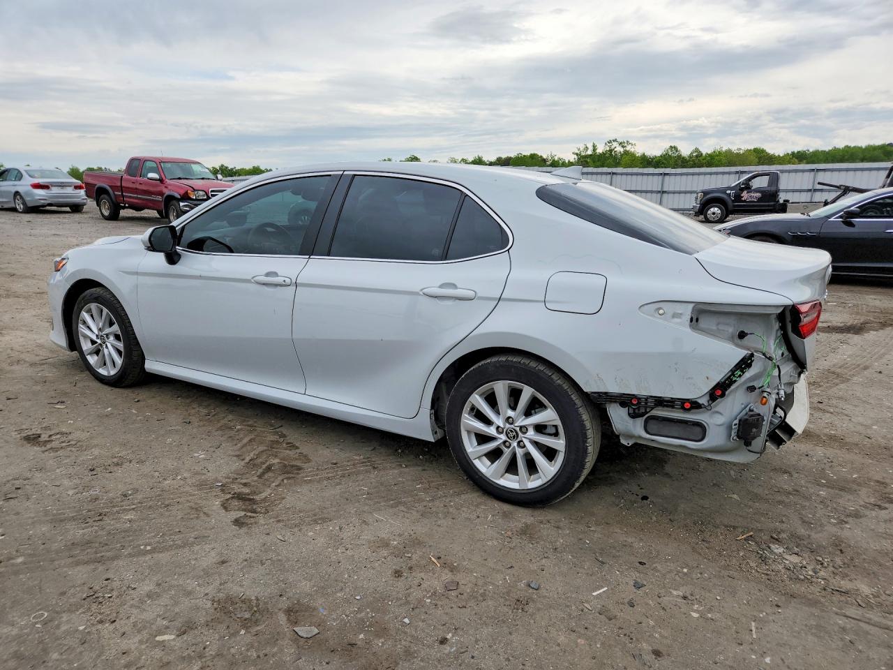 2023 TOYOTA CAMRY LE photo 4